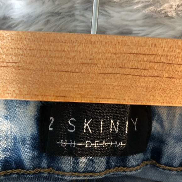 Urban Heritage Acid-wash Jeans - Picture 3 of 6